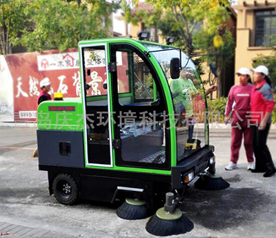 物業(yè)購(gòu)買電動(dòng)掃地車該注意什么山東掃地車廠家青島掃地車廠家